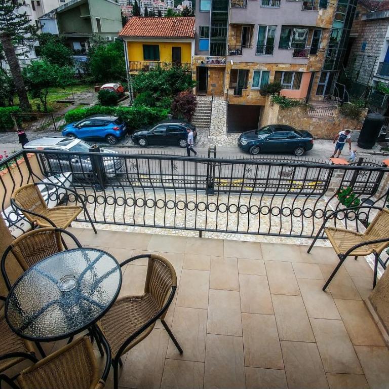 Villa Franeta Apartments - Two-Bedroom Apartment - 2