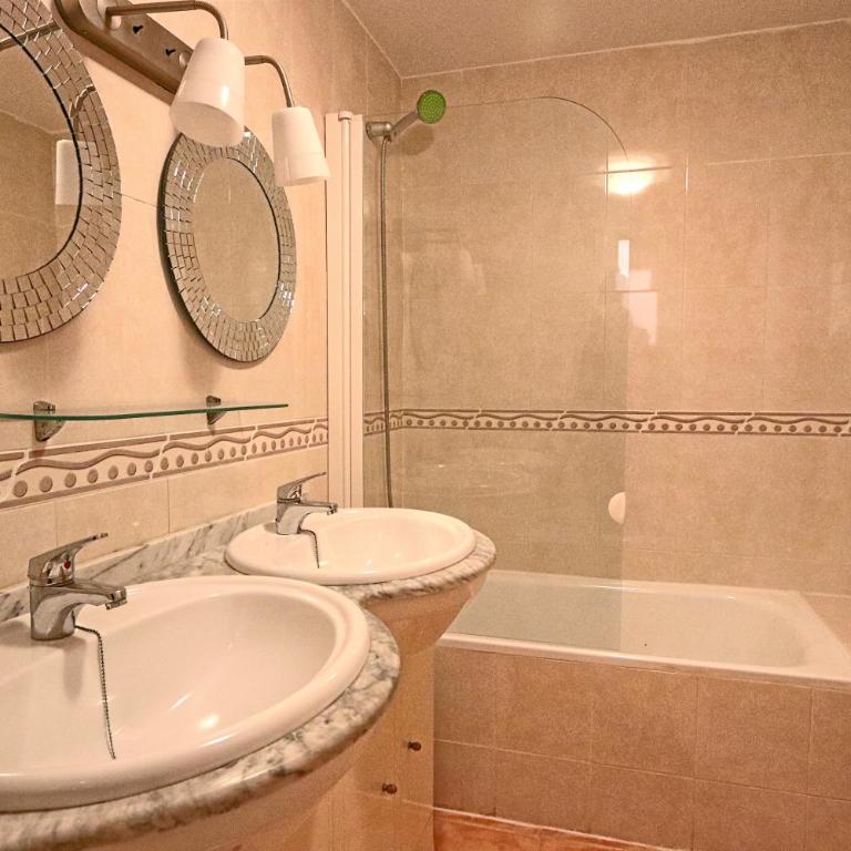 027 - Brisamar 002 - comfortHOLIDAYS - Three-Bedroom Bungalow - 20