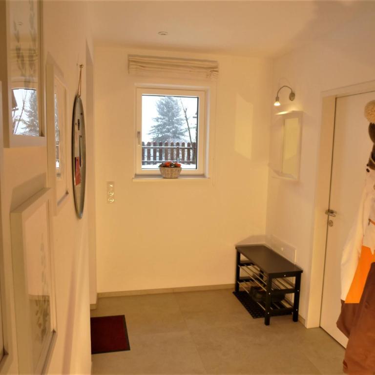Cozy mountain view apartment with terrace and garden - Apartment mit 1 Schlafzimmer - 5