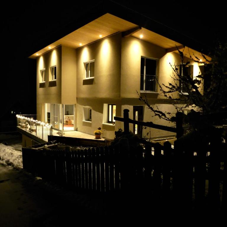 Cozy mountain view apartment with terrace and garden - Apartment mit 1 Schlafzimmer - 8