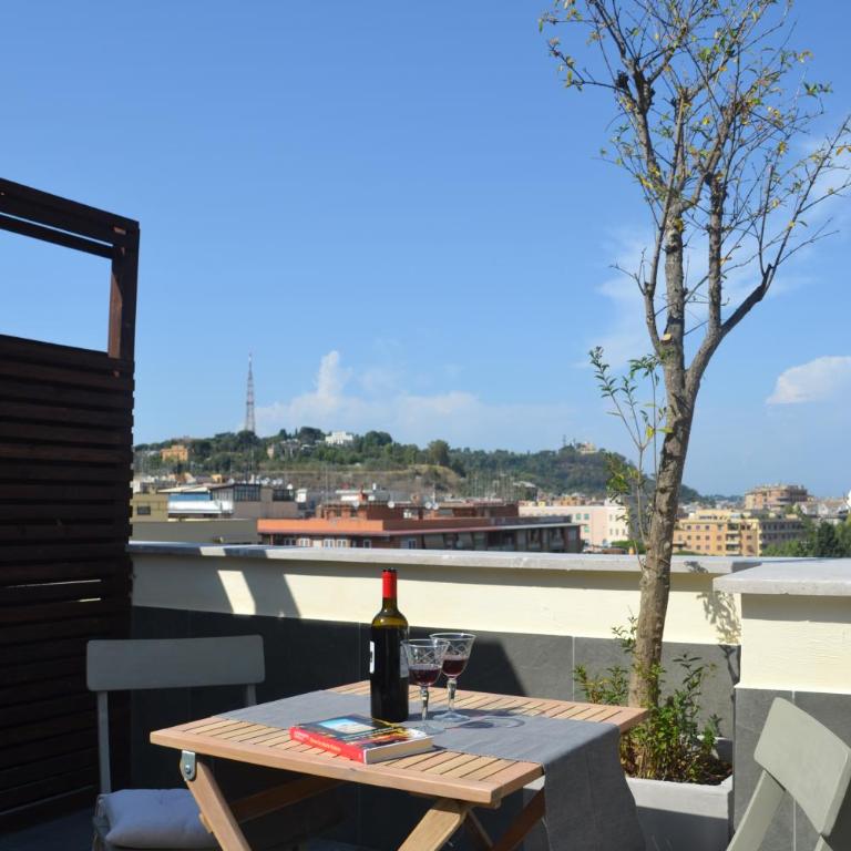 5-Rooms Apartment - King Room with Balcony - 12