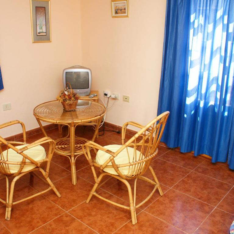Apartamentos Nelly - Estudio - 15