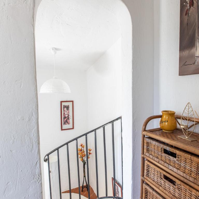 LB Vacation Rentals I Charming Little Bucolic House 5-Min From City - Maison 2 Chambres - 31