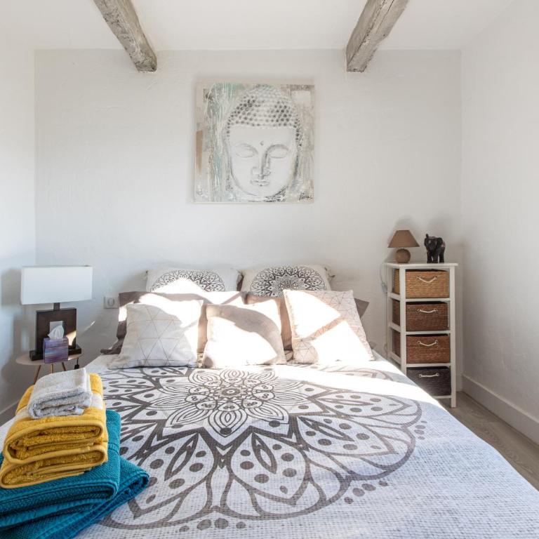 LB Vacation Rentals I Charming Little Bucolic House 5-Min From City - Maison 2 Chambres - 17