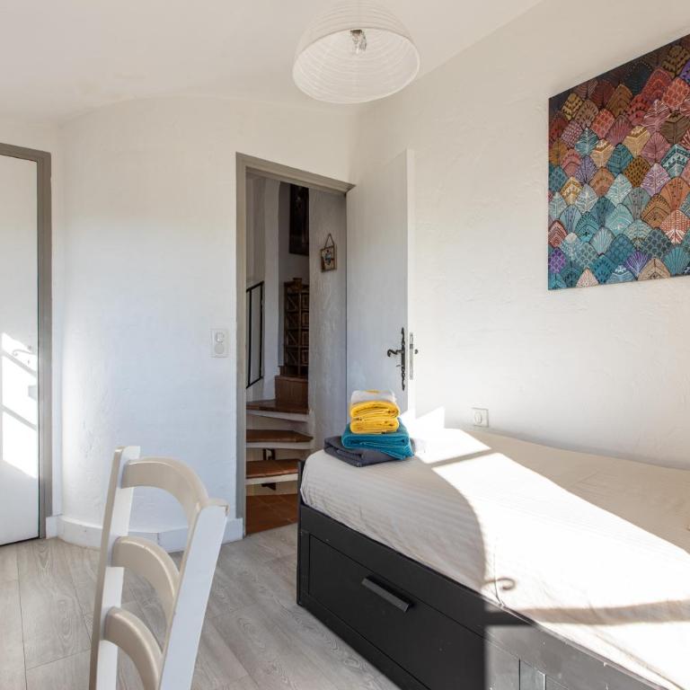 LB Vacation Rentals I Charming Little Bucolic House 5-Min From City - Maison 2 Chambres - 27