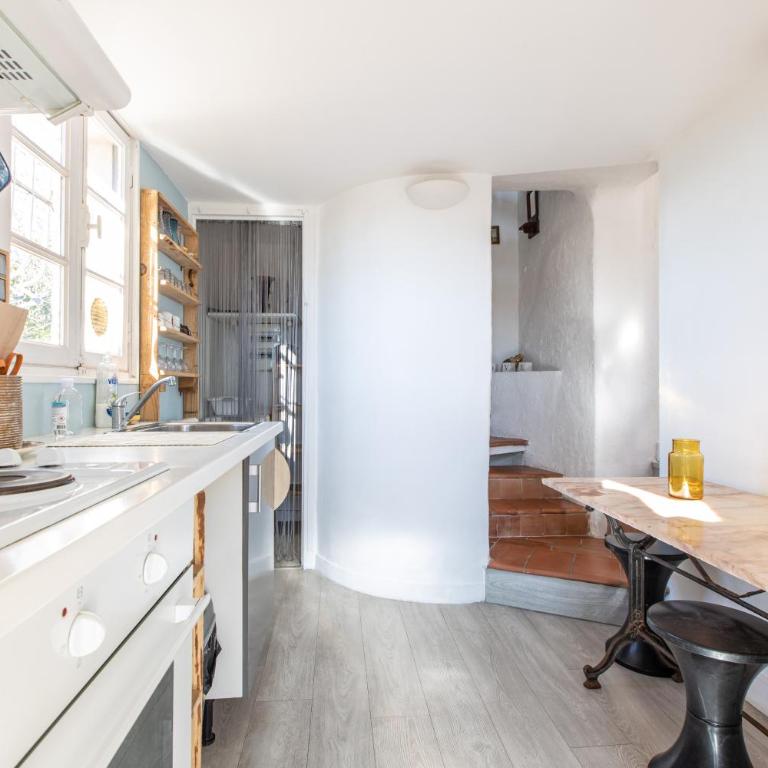 LB Vacation Rentals I Charming Little Bucolic House 5-Min From City - Maison 2 Chambres - 3