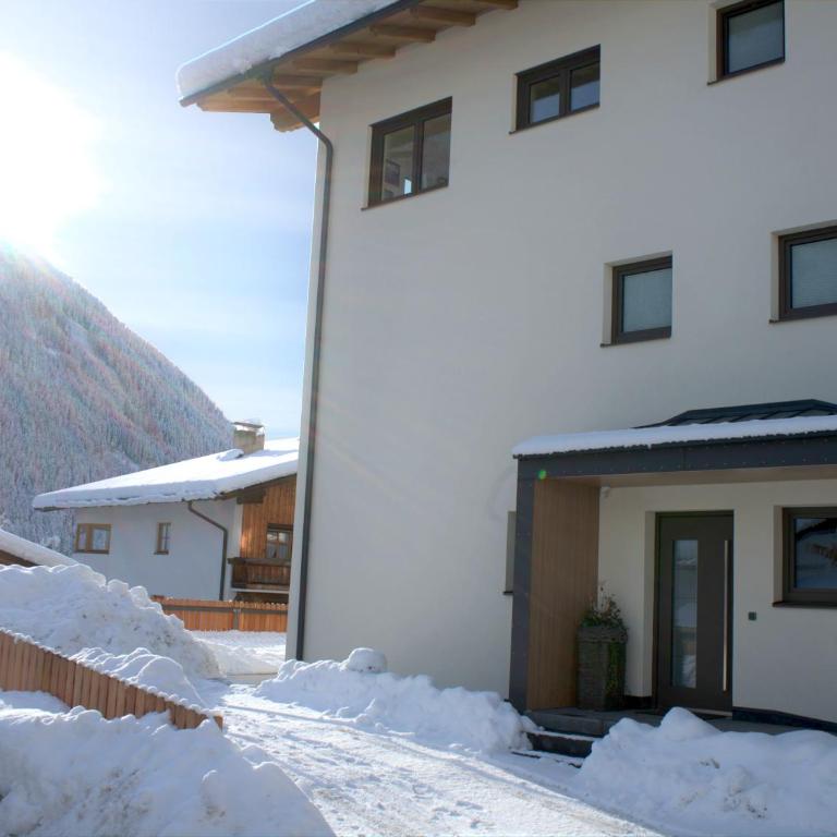 Berg' & Bluamen Appartements Stubai - Apartment mit 2 Schlafzimmern - 16