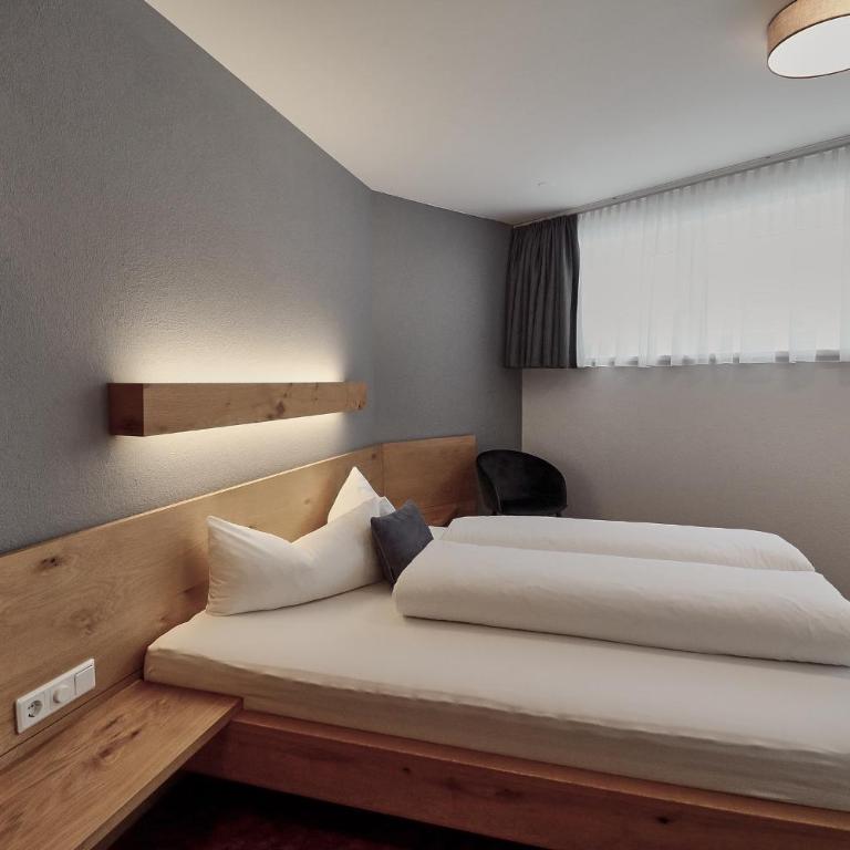 Hotel Garni & Aparthotel COLLINA - Doppelzimmer - 17