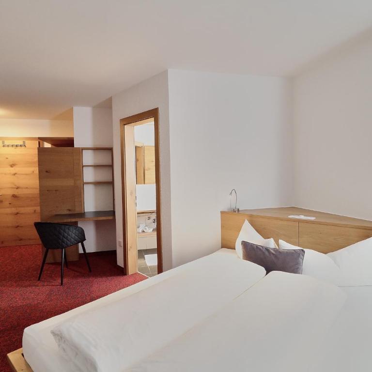 Hotel Garni & Aparthotel COLLINA - Doppelzimmer - 13