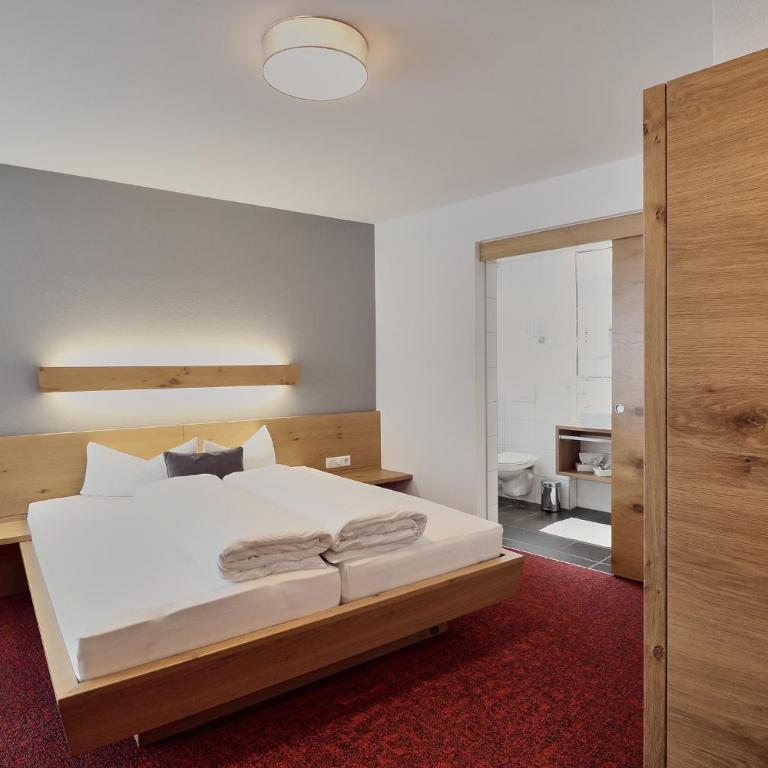 Hotel Garni & Aparthotel COLLINA - Doppelzimmer - 7