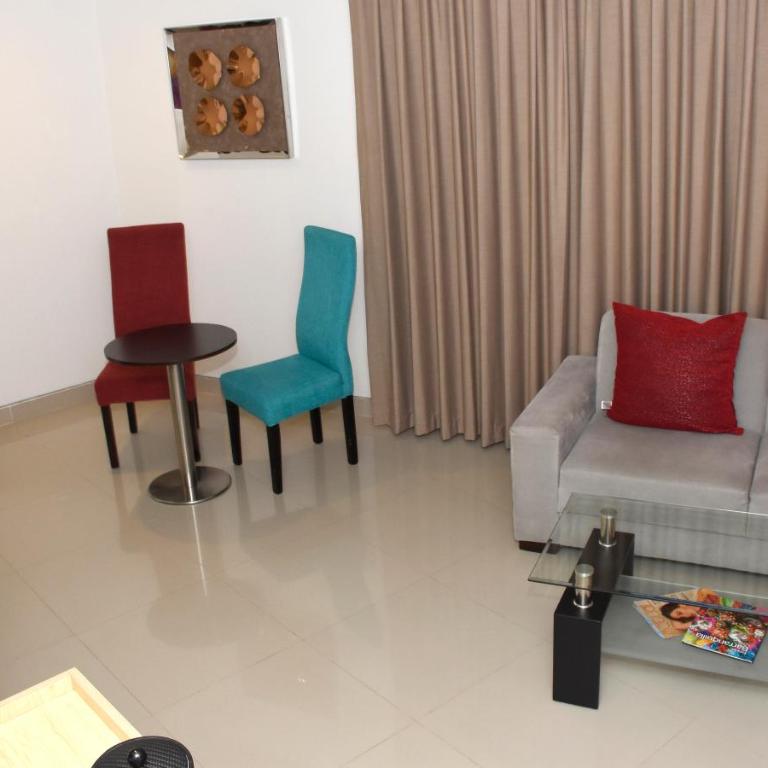 Radisson Diamond Barranquilla - Suite con cama grande y vistas a la ciudad - No fumadores - 2