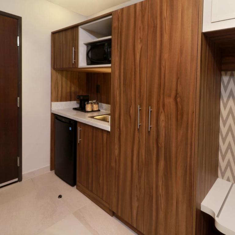Holiday Inn & Suites Monterrey Apodaca Zona Airport, an IHG hotel - Suite Junior - 4