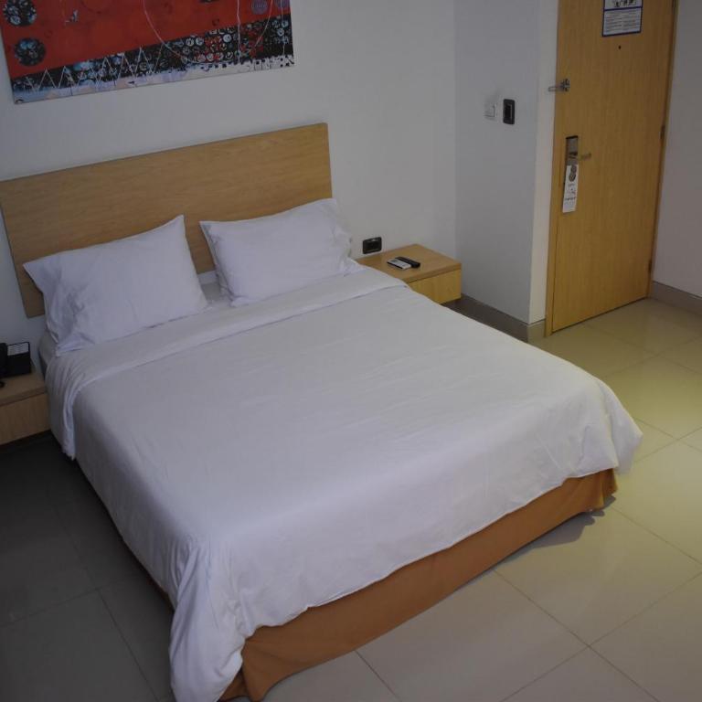 Radisson Diamond Barranquilla - Habitación con cama grande y vistas a la ciudad - No fumadores - 2
