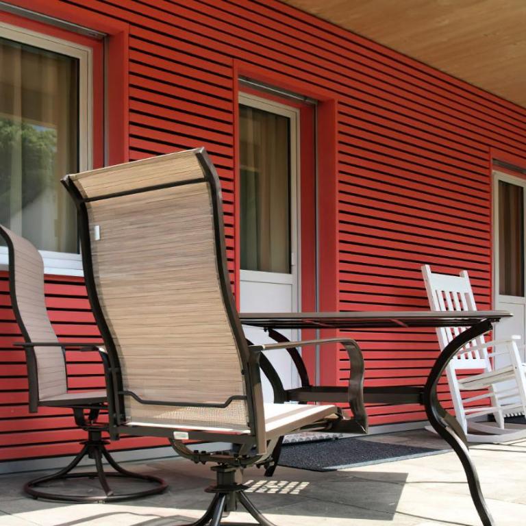 Swiss Inn & Apartments - Superior Two Bedroom Bungalow - 3