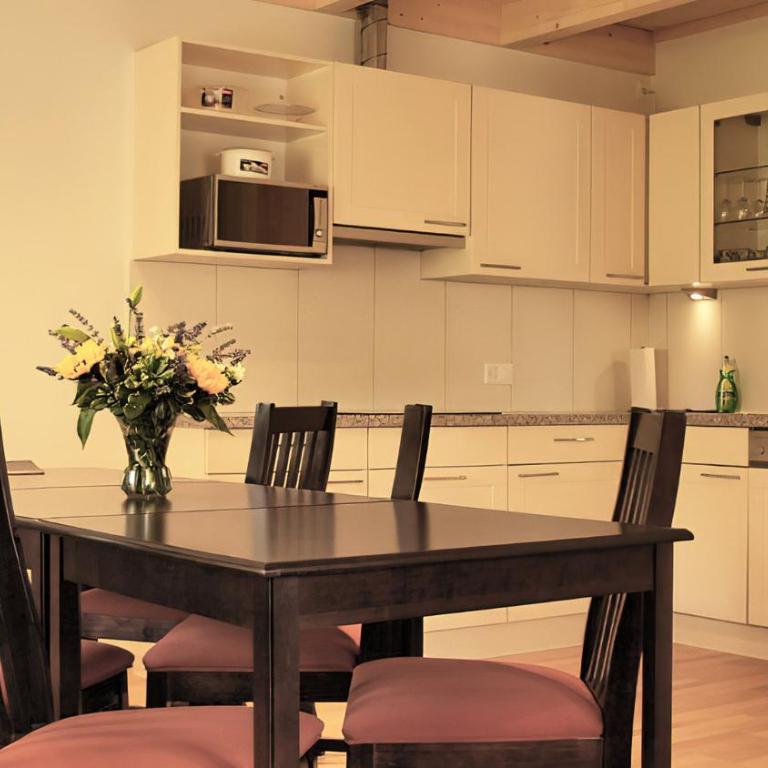 Swiss Inn & Apartments - Superior Two Bedroom Bungalow - 2