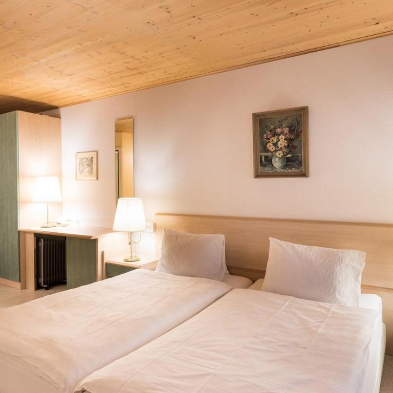 Swiss Inn & Apartments - Economy Two Bedroom Bungalow - 3