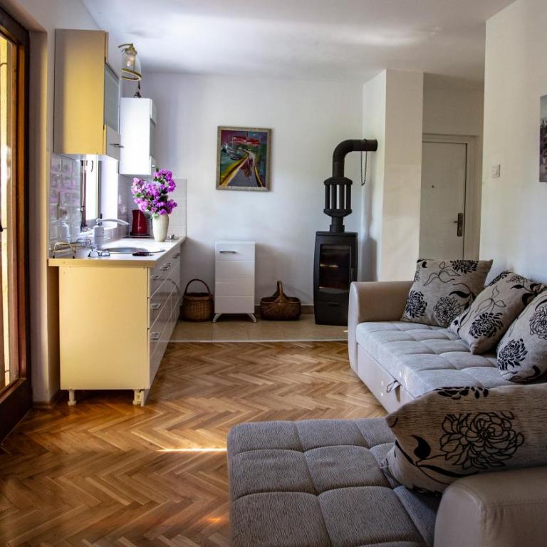 Уютная квартира в тени старого дуба - One-Bedroom Apartment - 4