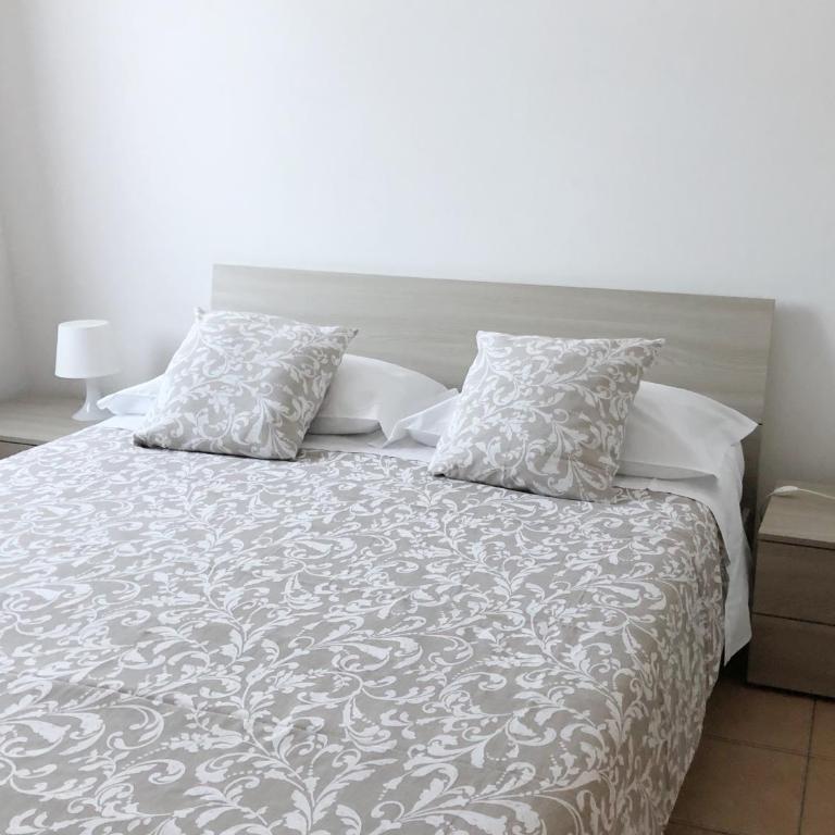 ROSE E TULIPANI 2 - VICINO OSPEDALE NEGRAR - Appartamento con 1 Camera da Letto - 2