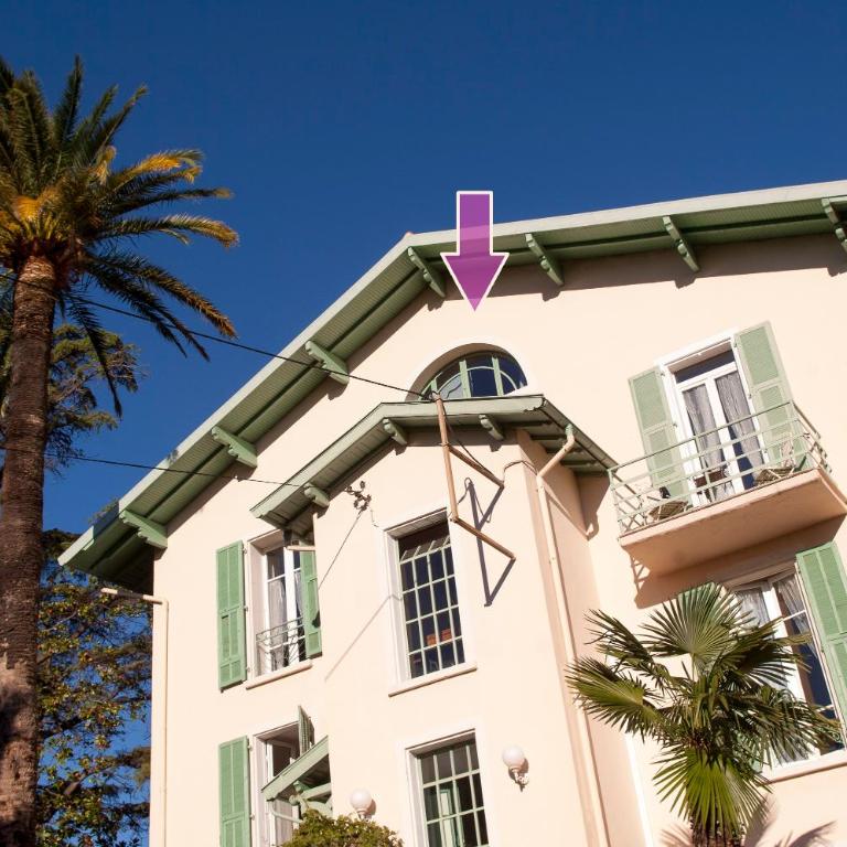 La Villa Roseraie , Hôtel Familial OUVERT TOUTE L'ANNEE - Chambre Triple – Vue sur Montagne - 1