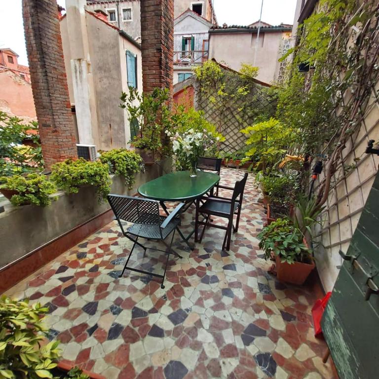 A PRIVATE TERRACE IN THE HEART OF VENICE - Two-Bedroom Apartment - 3