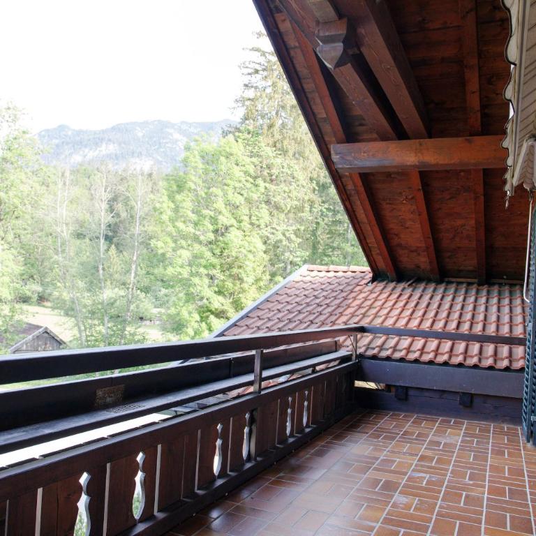 Dachgeschoss Wohnung Akelei am Fuße der Zugspitze - Apartment mit Blick auf die Berge - 39