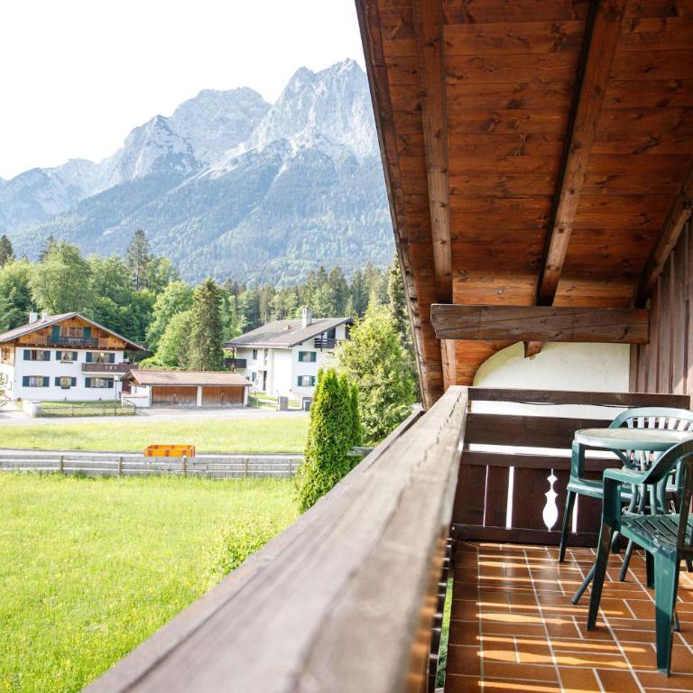 Dachgeschoss Wohnung Akelei am Fuße der Zugspitze - Apartment mit Blick auf die Berge - 40
