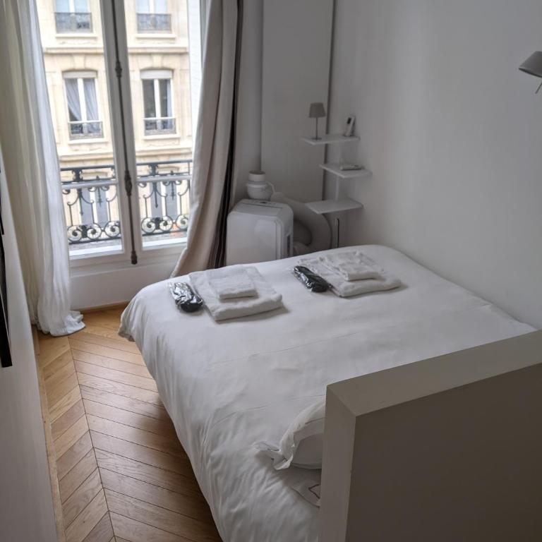 RESIDENCES HARCOURT - Ile Saint Louis - PARIS - Appartement Deluxe - 45
