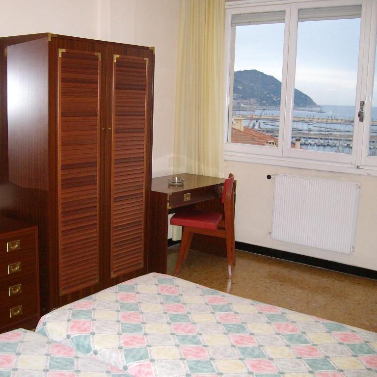 Hotel Robinia - Camera Tripla con Vista Mare - 7