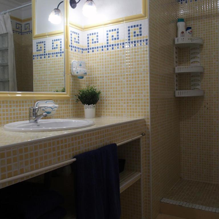 Benavente - Three-Bedroom Apartment - 23