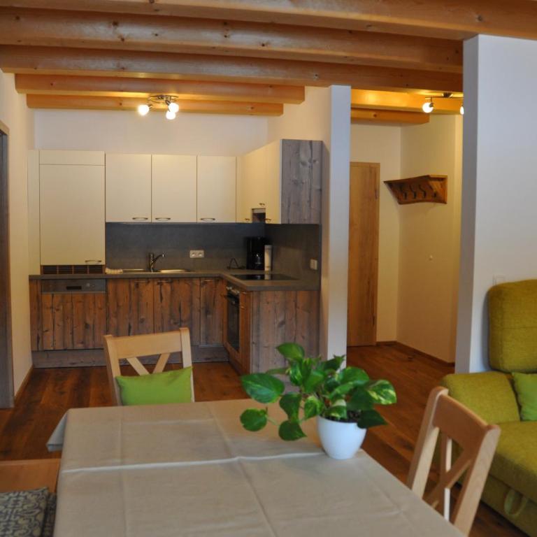 Ferienwohnung Dichtlbauer - Apartment with Balcony - 2