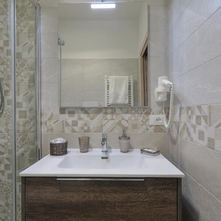Meridiana B&B - Double Room with Private Bathroom - 13