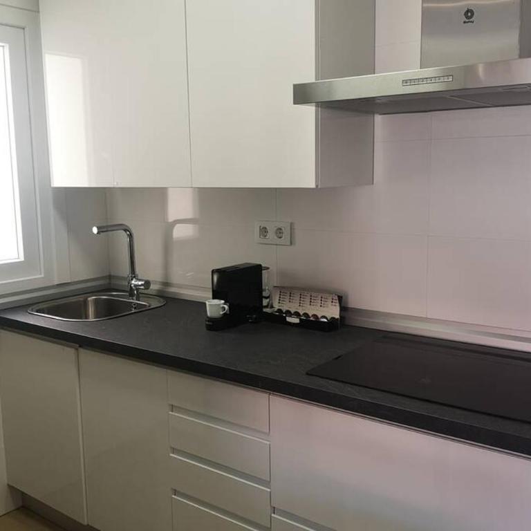 Piso moderno con garaje en el centro de Vigo - Apartamento de 1 dormitorio - 3