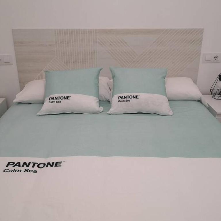 Piso moderno con garaje en el centro de Vigo - Apartamento de 1 dormitorio - 2