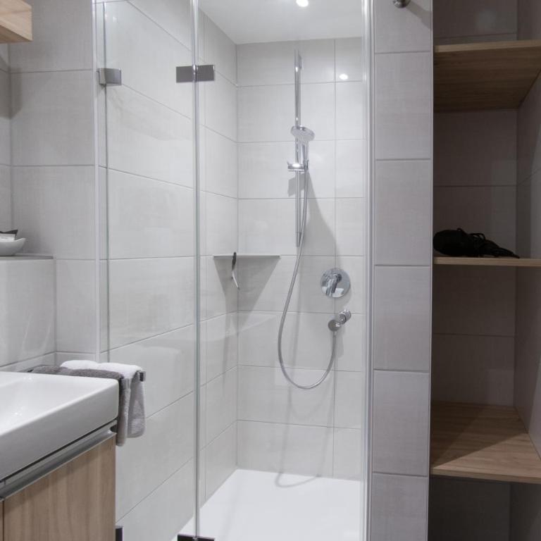 Gästehaus Sonner - Premium Doppel-/Zweibettzimmer mit Balkon - 7