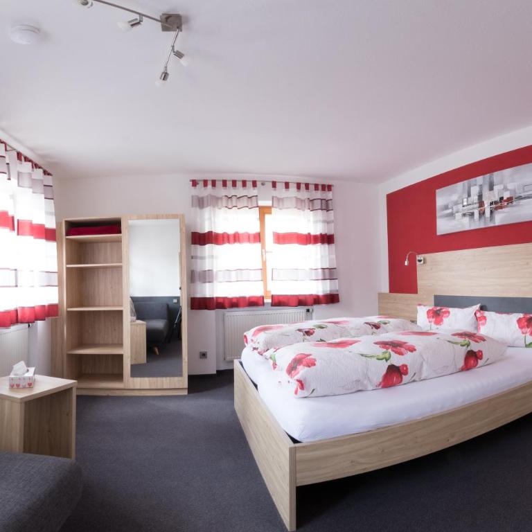 Gästehaus Sonner - Premium Doppel-/Zweibettzimmer mit Balkon - 1