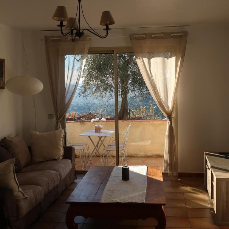 Appartement spacieux et chaleureux à Grasse - Appartement 2 Chambres - 1