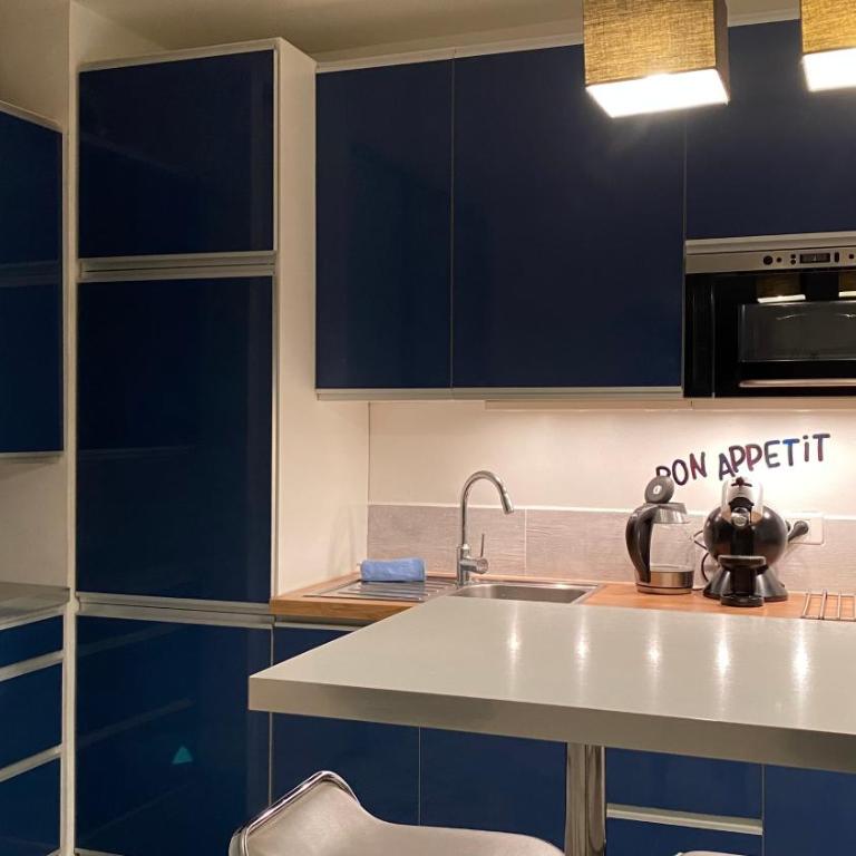 Azur, studio classé, climatisé, wifi, ascenseur, à 75 m de la plage - Monolocale - 4