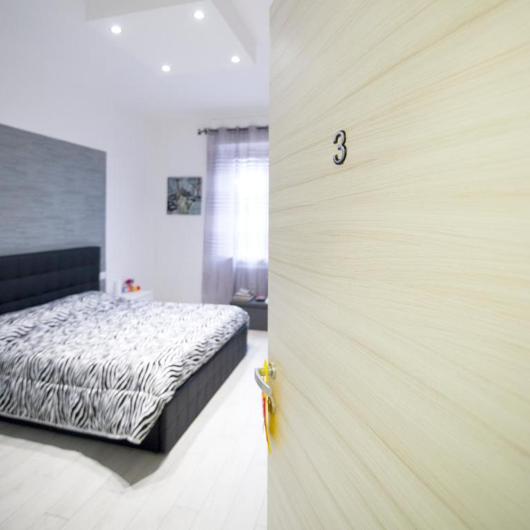 IL MELOGRANO HOLIDAY COMO - Camera Matrimoniale con Bagno Privato - 15
