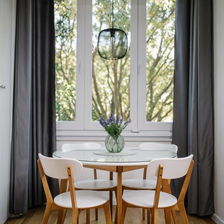 Big Tree Apartment & The Nest Apartment - free Parking - One-Bedroom Apartment - 2