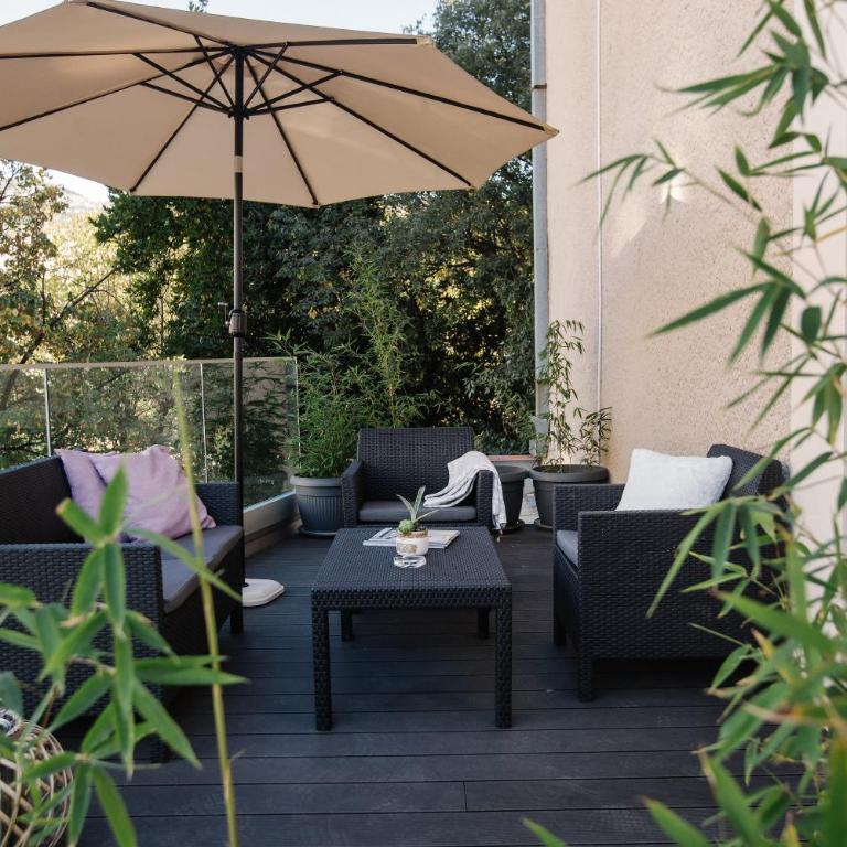 Big Tree Apartment & The Nest Apartment - free Parking - One-Bedroom Apartment - 26