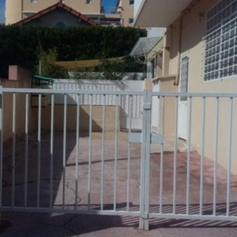 BANDOL Magnifique appartement en RDC cour sans vis à vis 5mn plage - Apartamento de 1 dormitorio - 5