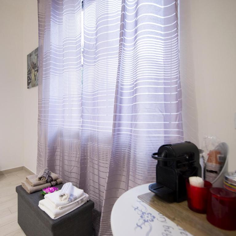 IL MELOGRANO HOLIDAY COMO - Camera Matrimoniale con Bagno Privato - 11