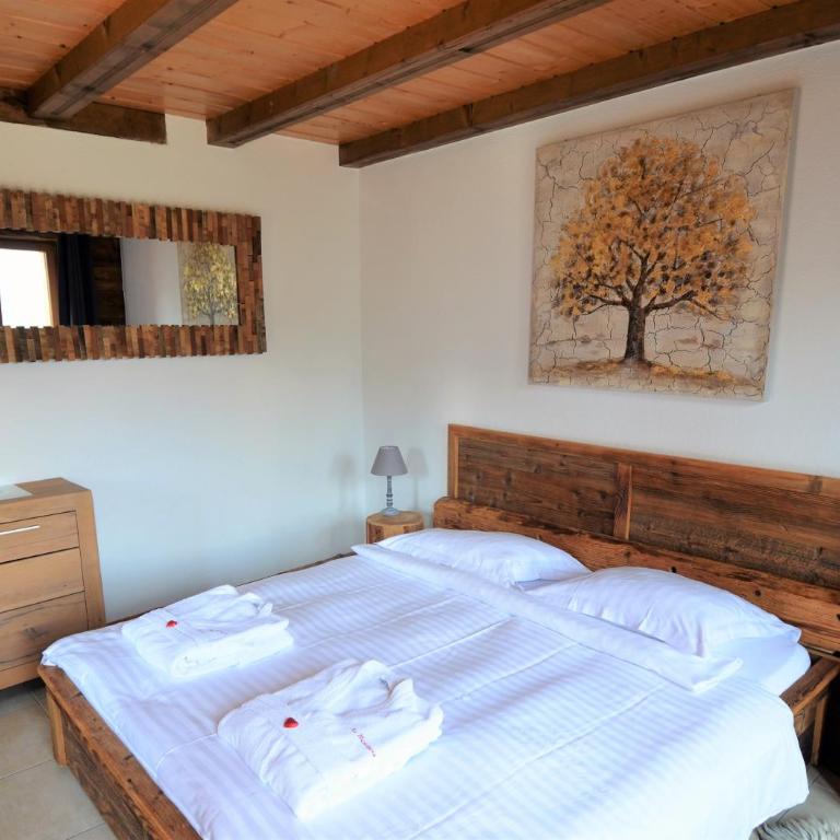 Les chambres et Roulottes des Noisetiers - Studio mit Bergblick - 13