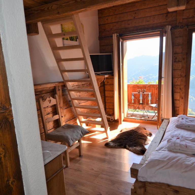 Les chambres et Roulottes des Noisetiers - Dreibettzimmer mit Bergblick - 4