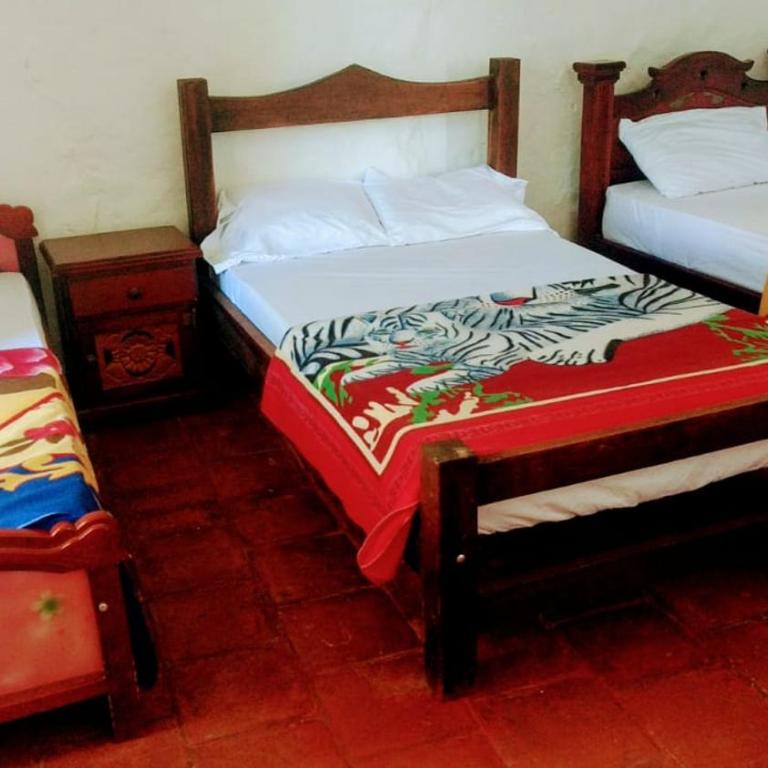 Casa Finca La Flora - Habitación Familiar con baño privado - 2