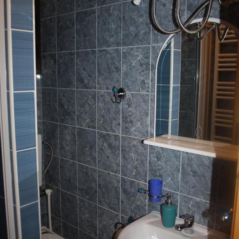 Apartment Nikitovic - Apartment with Balcony - 16