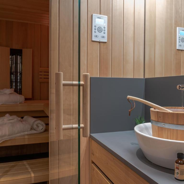 Apartments Adlerhorst Top 2 Zell am See with private sauna and in summer Zell am See Kaprun summercard - Apartment Top 2 mit 2 Schlafzimmern und Terrasse (4 Erwachsene + 2 Kinder) - 24