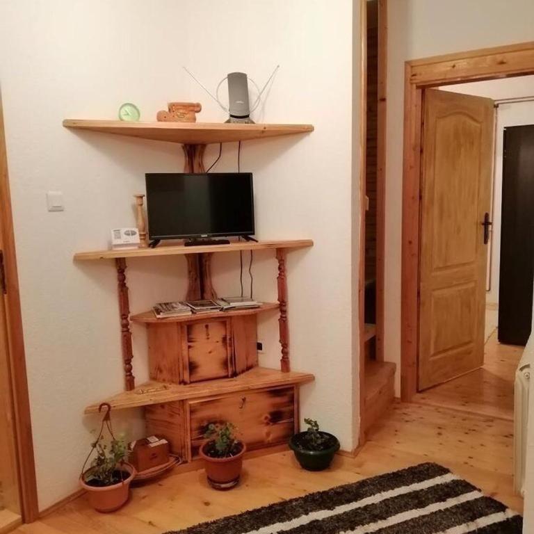Apartment Nikitovic - Apartment with Balcony - 6