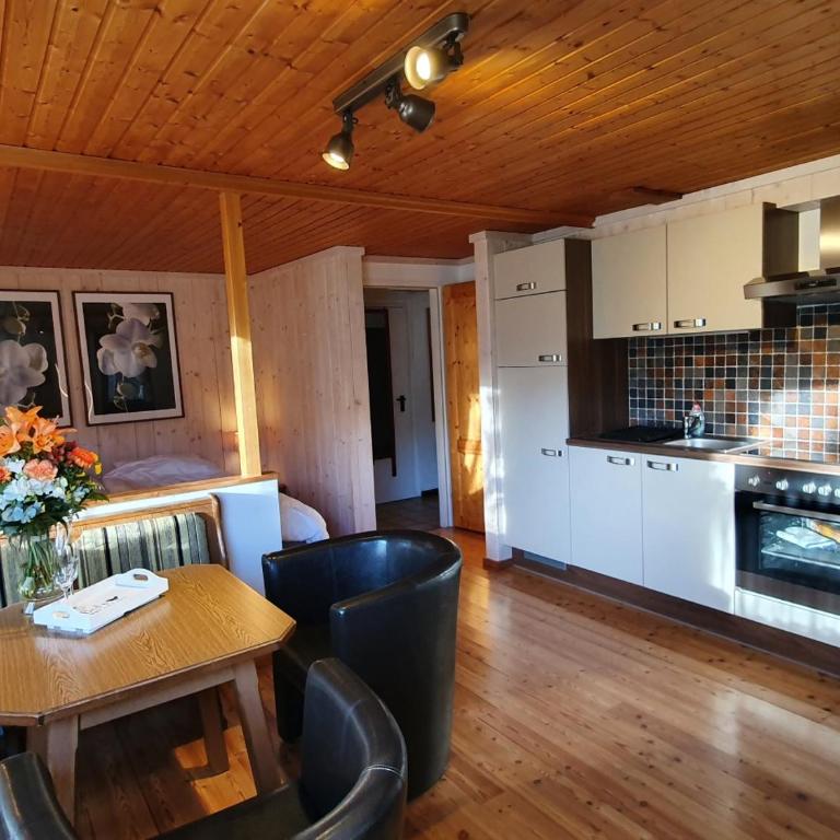 Gästehaus Pernull - Apartment mit 2 Schlafzimmern und Terrasse - 8