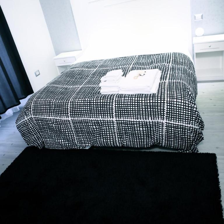 Arts & Rooms - Triple Room with Private External Bathroom - 8